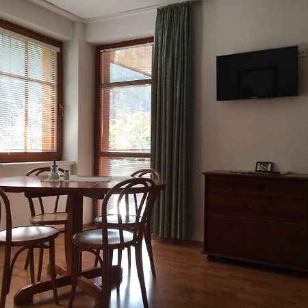 Apartmany Solum デマノブスカ・ドリーナ エクステリア 写真
