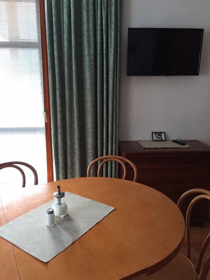 Apartmany Solum デマノブスカ・ドリーナ エクステリア 写真